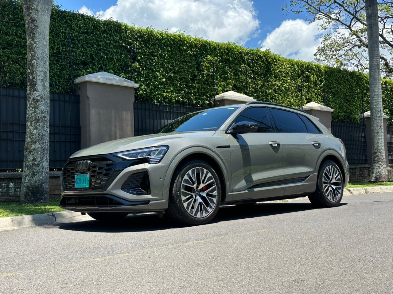 Q8 E-TRON QUATTRO S-LINE