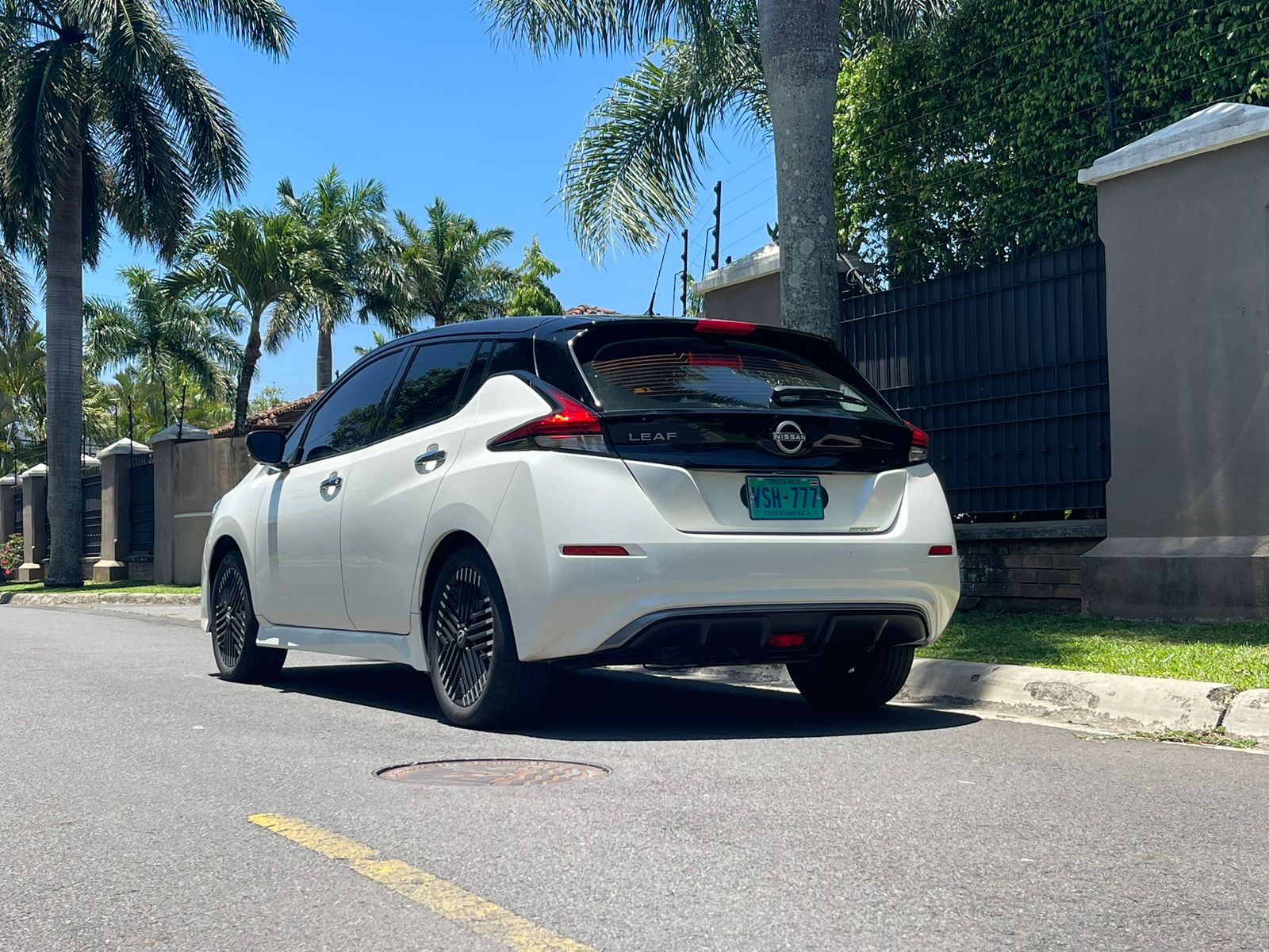 NISSAN LEAF