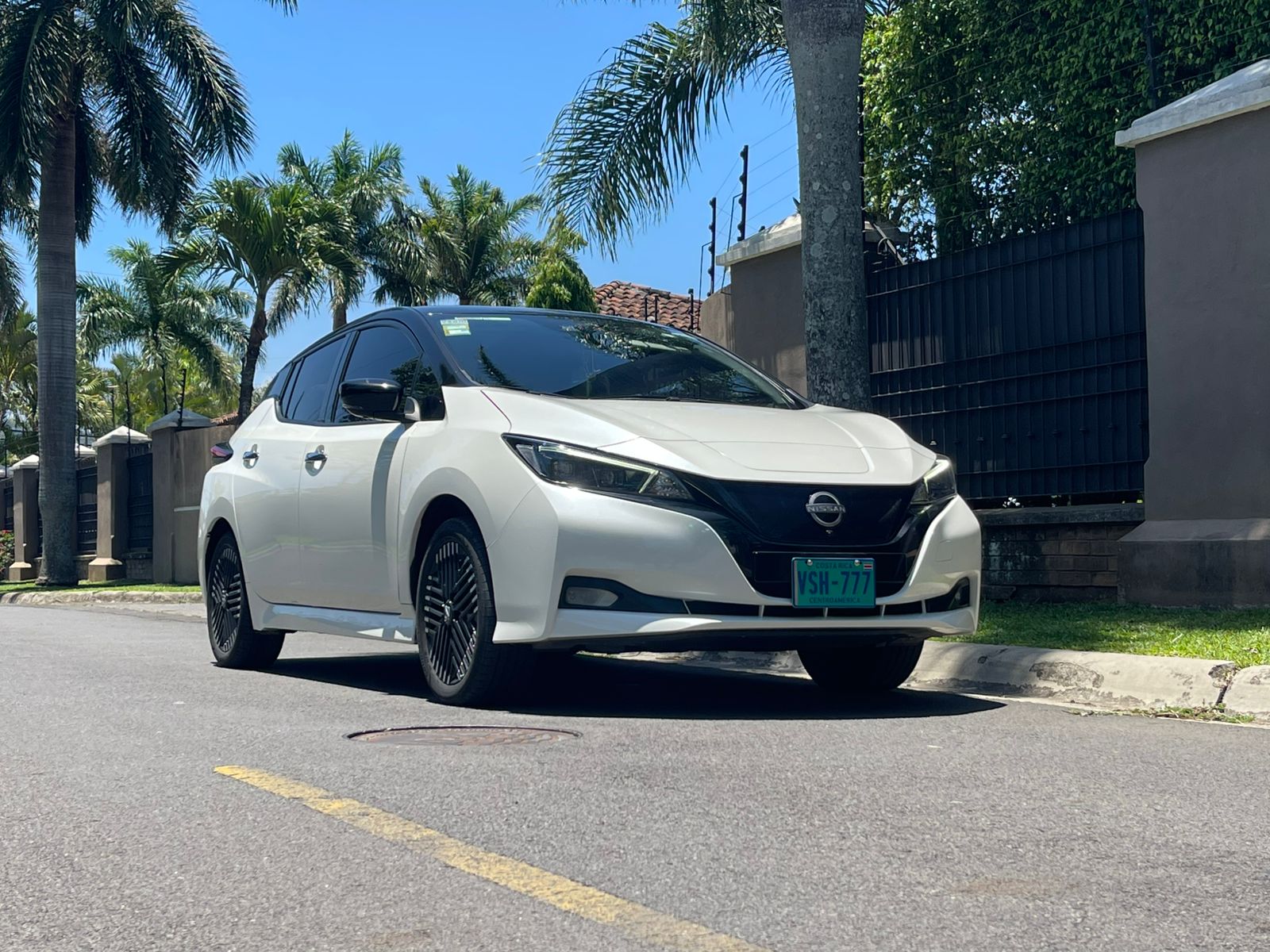 NISSAN LEAF