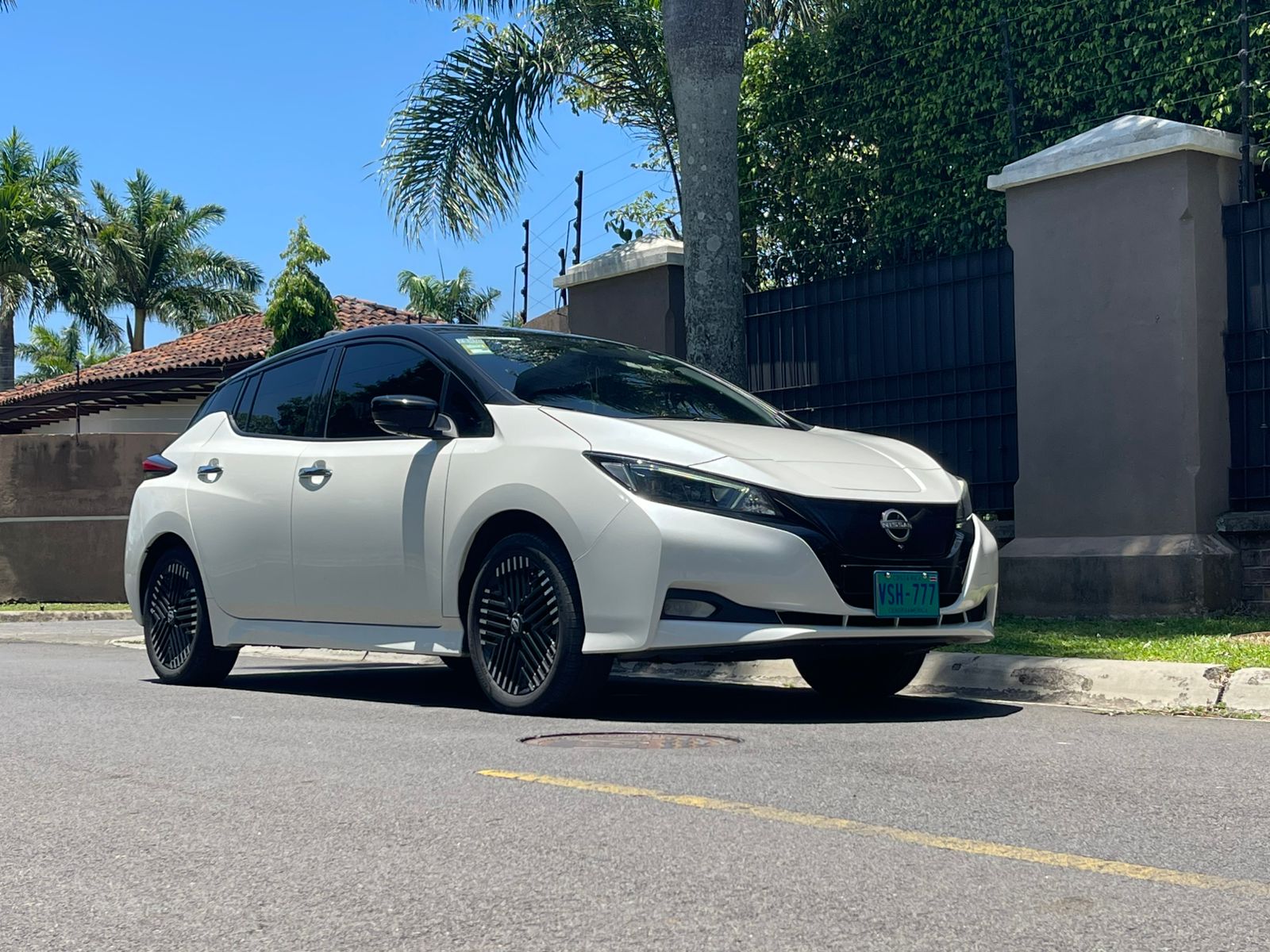 NISSAN LEAF