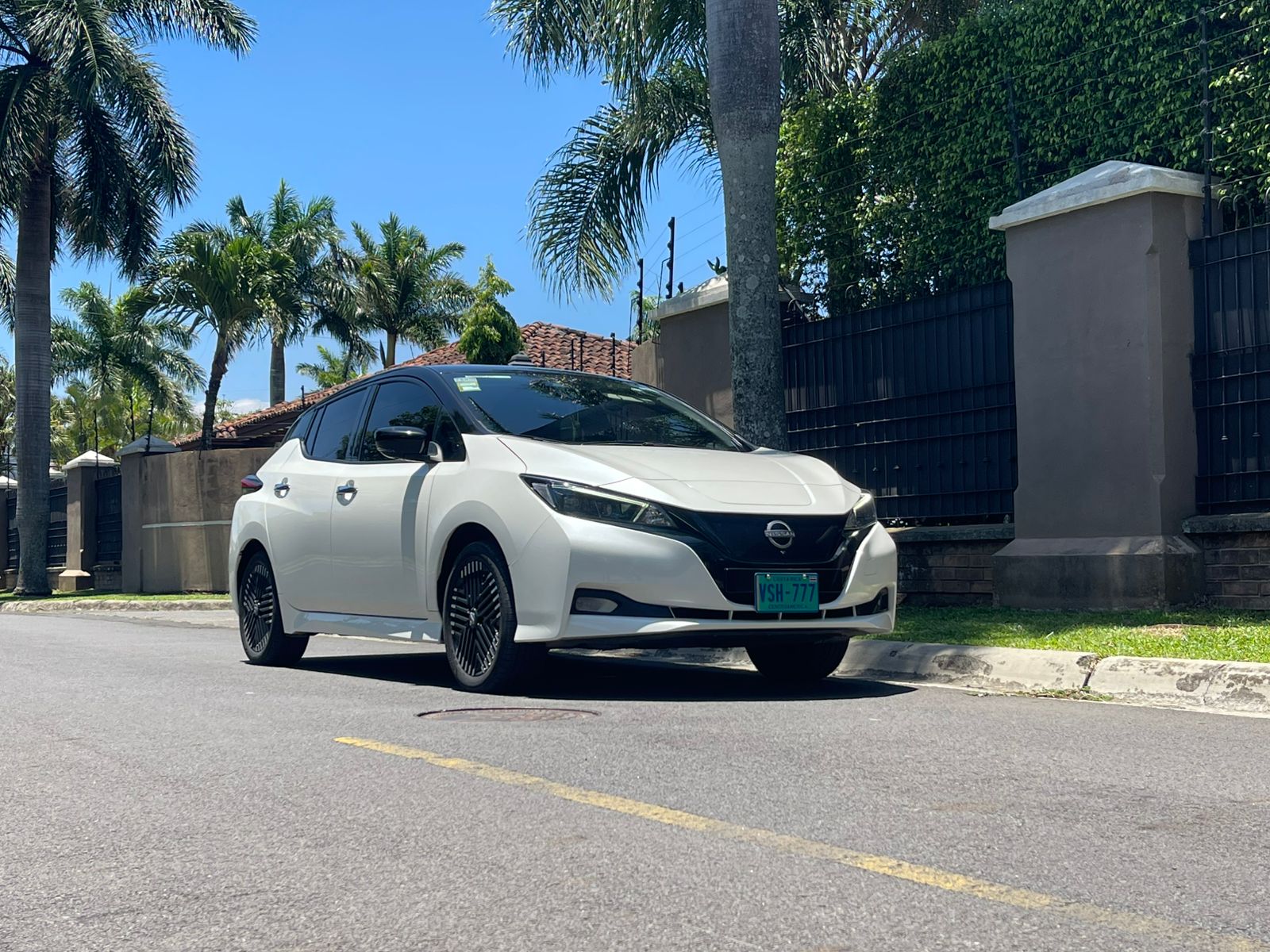 NISSAN LEAF