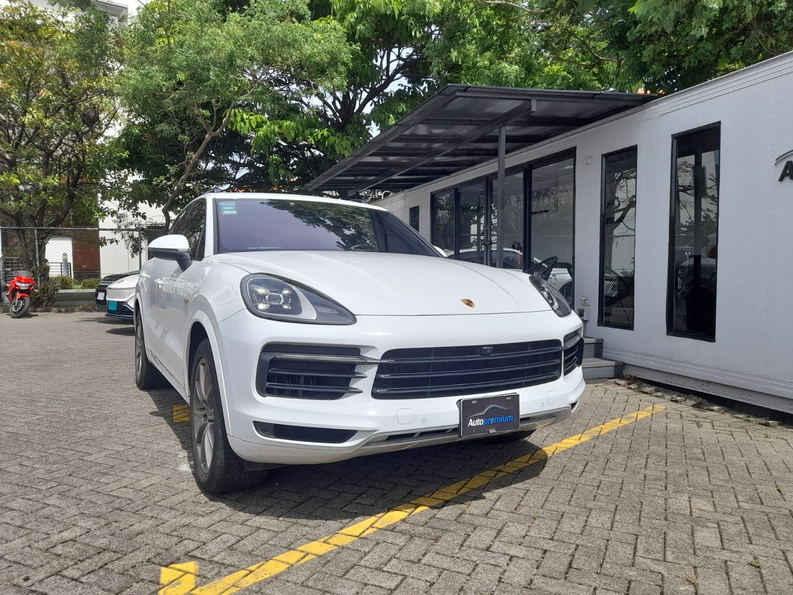 PORSCHE CAYENNE E-HYBRID