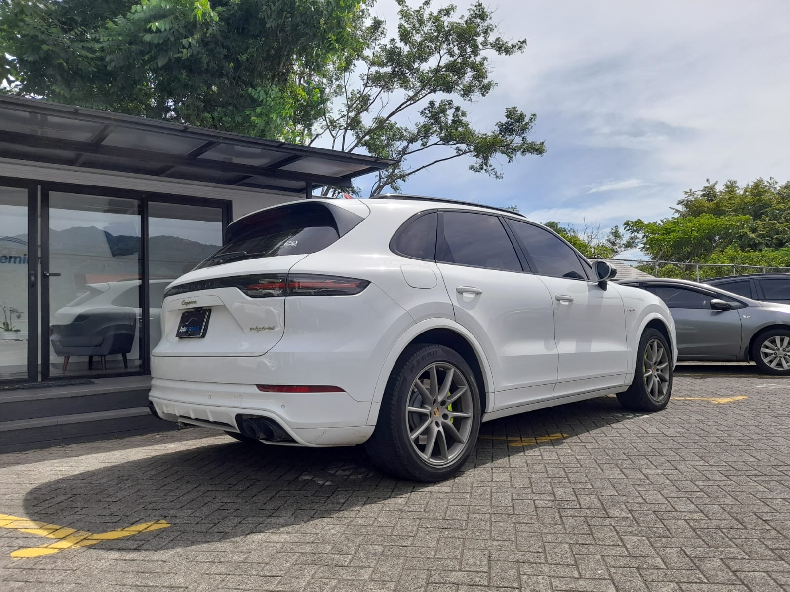 PORSCHE CAYENNE E-HYBRID