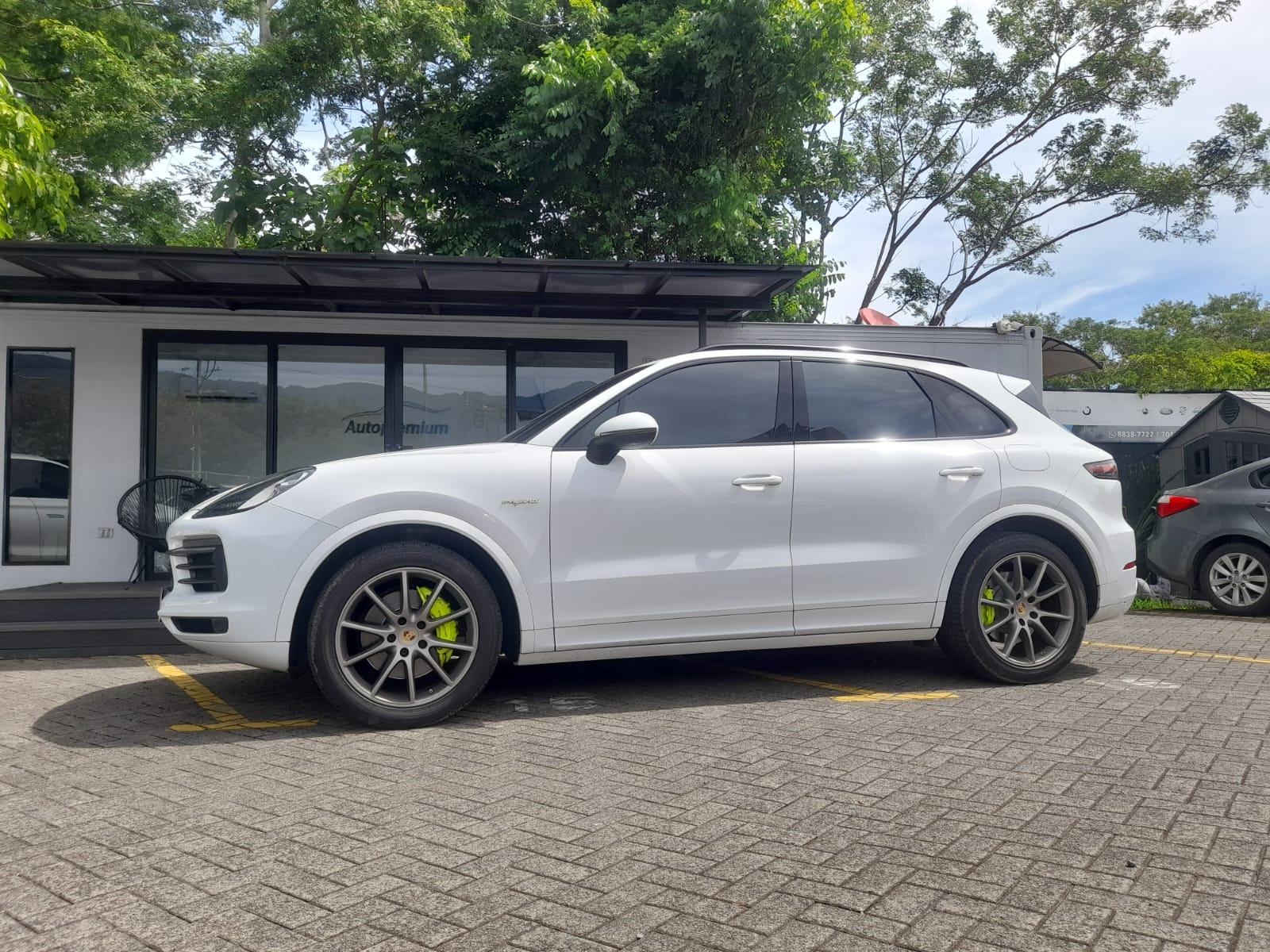 PORSCHE CAYENNE E-HYBRID