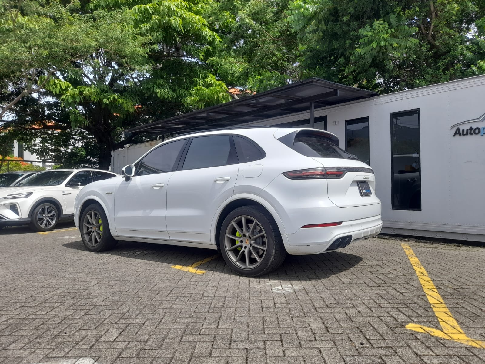 PORSCHE CAYENNE E-HYBRID