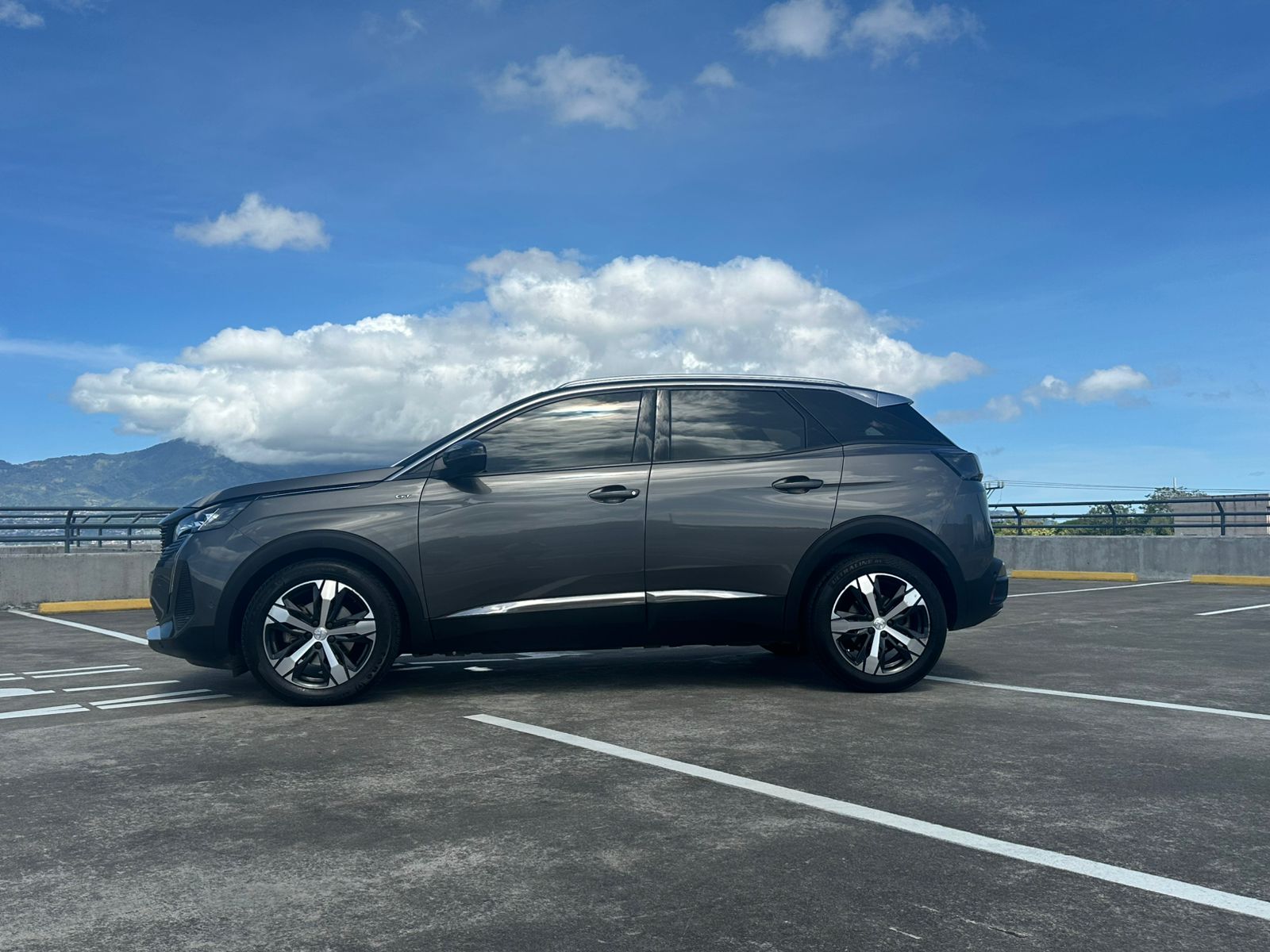 PEUGEOT 3008 GT LINE