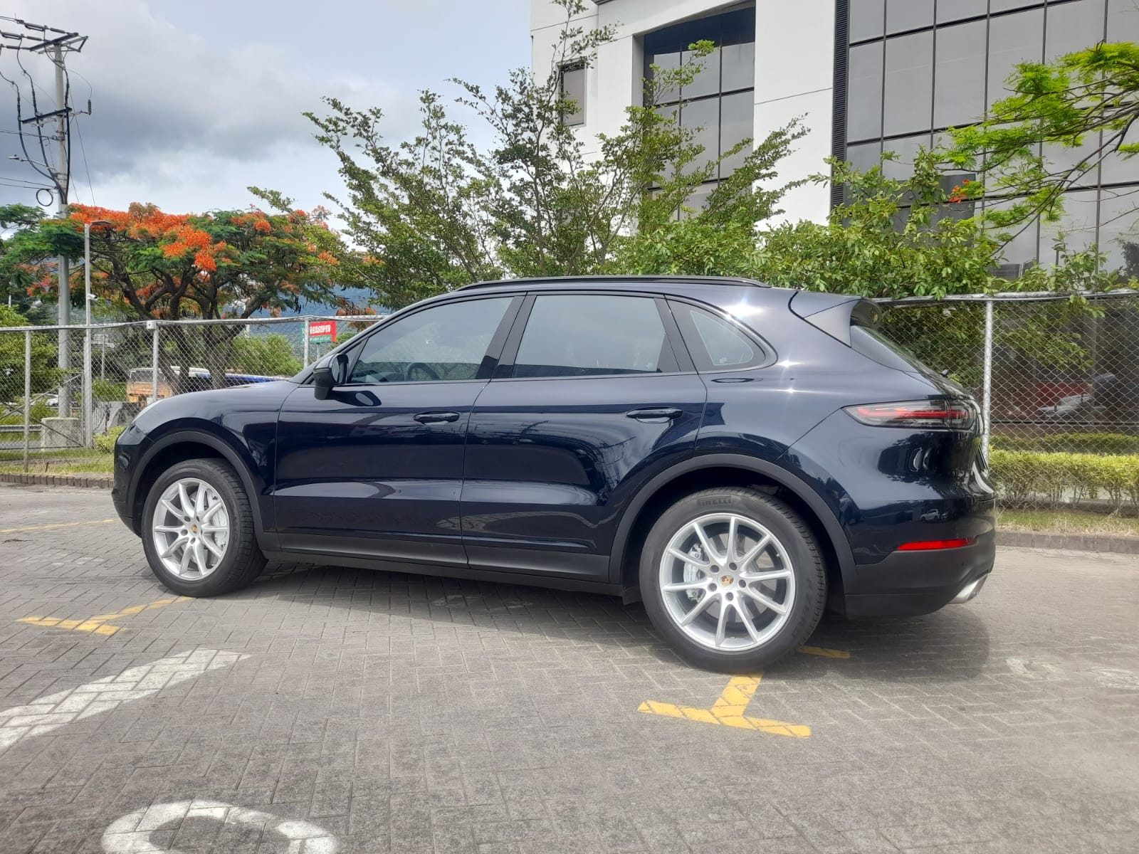 PORSCHE CAYENNE