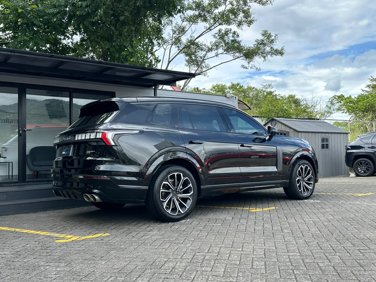 LINK & CO 09 MHEV