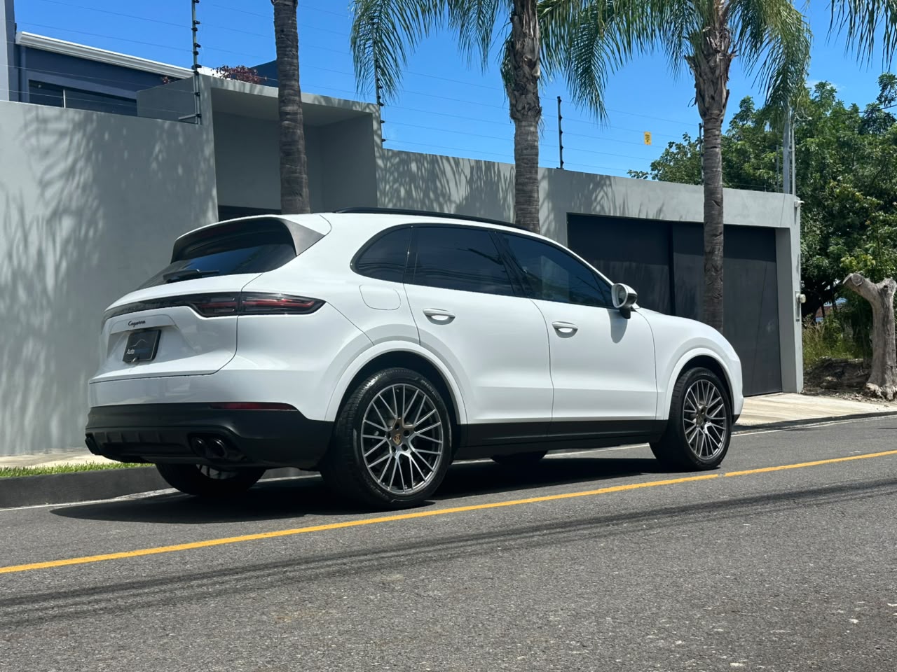 PORSCHE CAYENNE PLATINUM