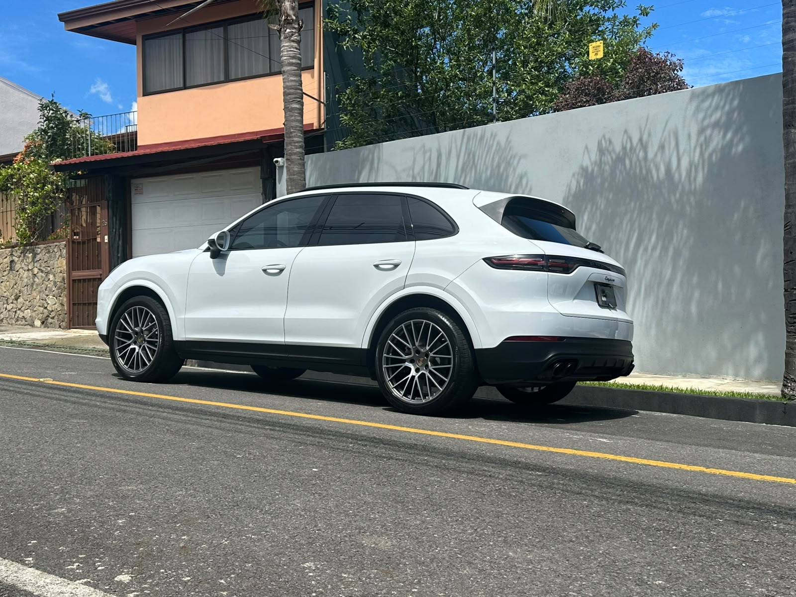 PORSCHE CAYENNE PLATINUM