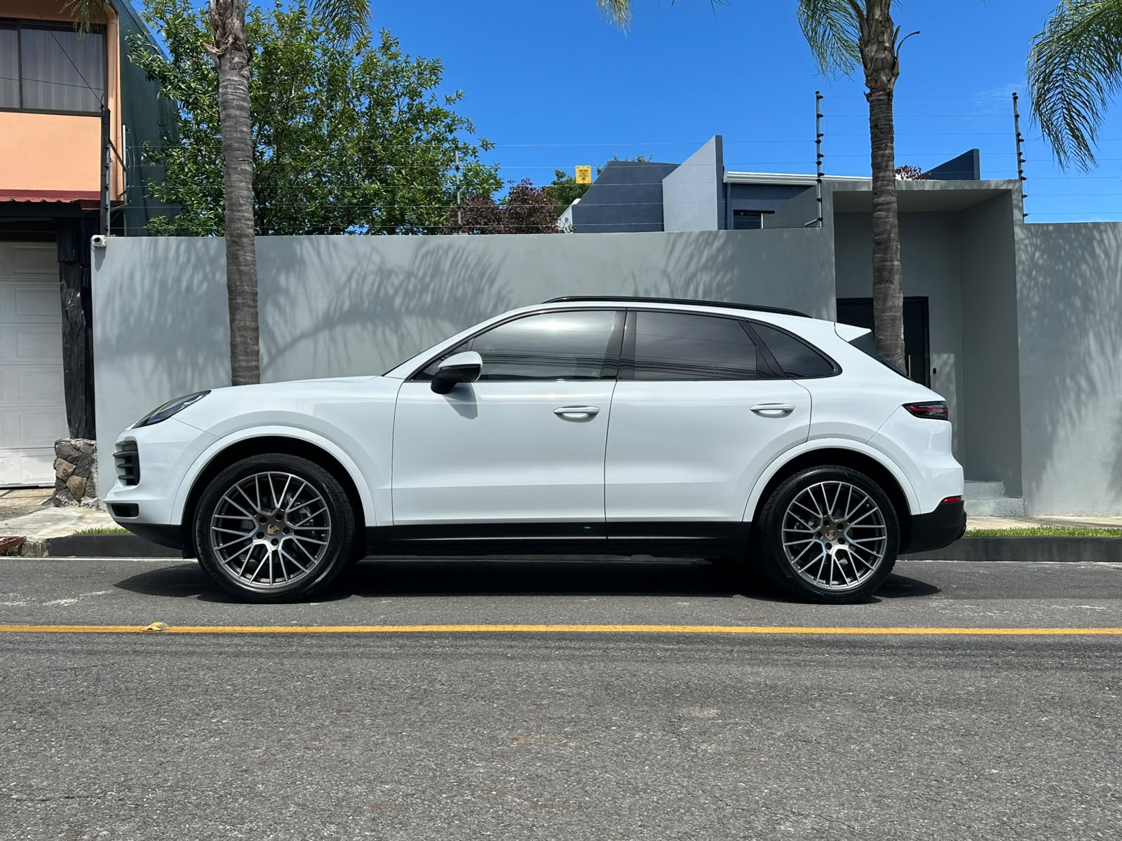 PORSCHE CAYENNE PLATINUM