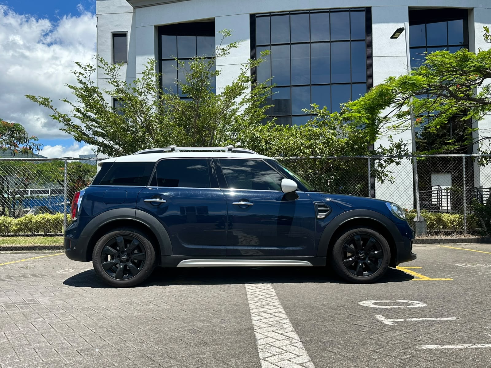 MINICOOPER COUNTRYMAN