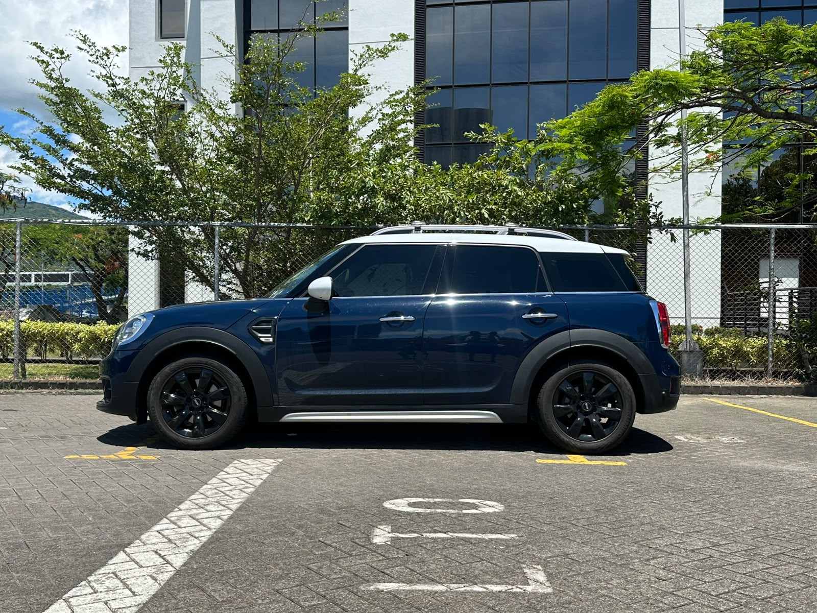 MINICOOPER COUNTRYMAN
