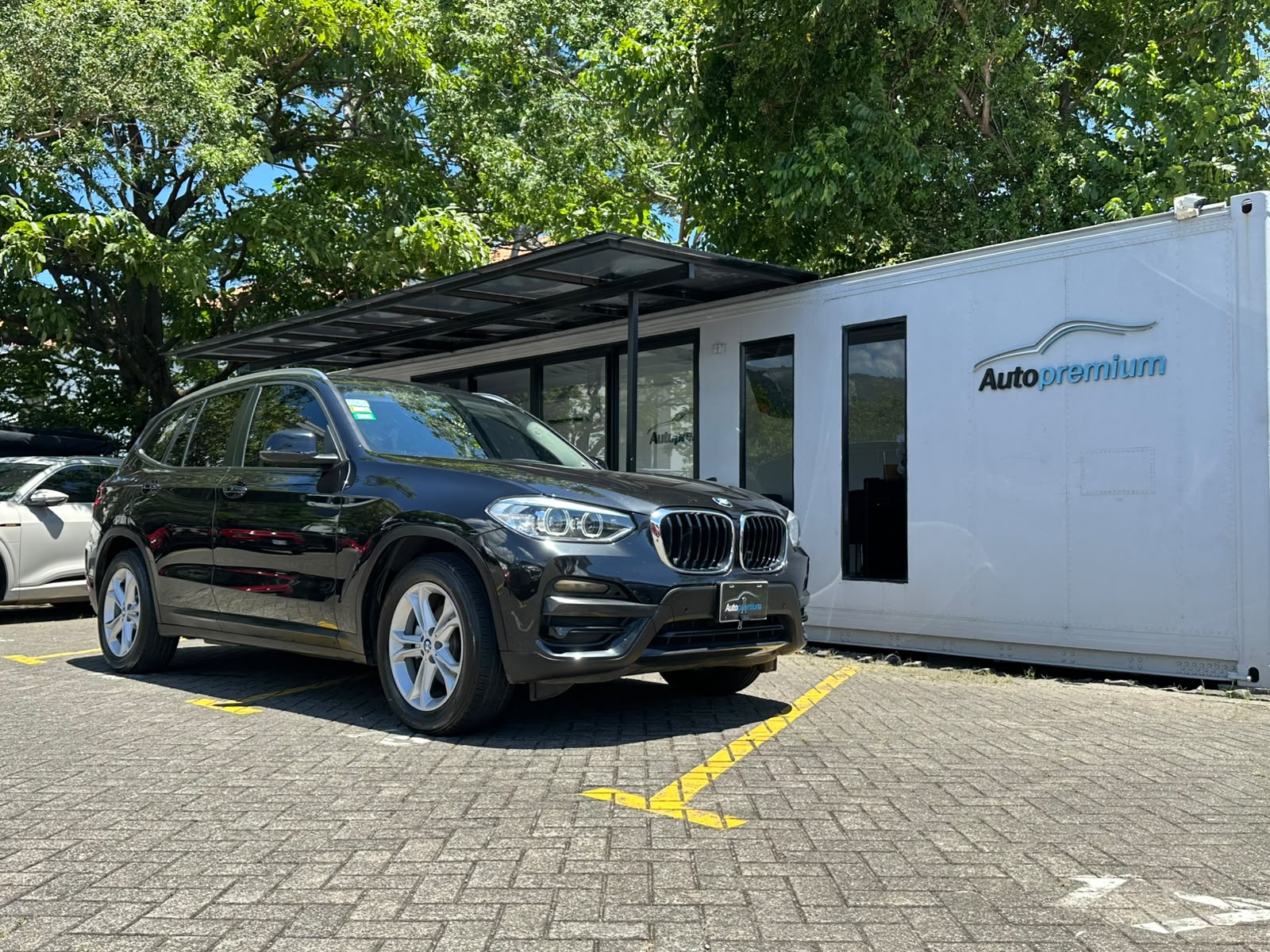 BMW X3 30i