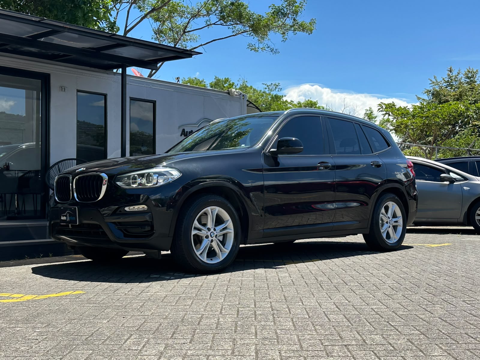 BMW X3 30i