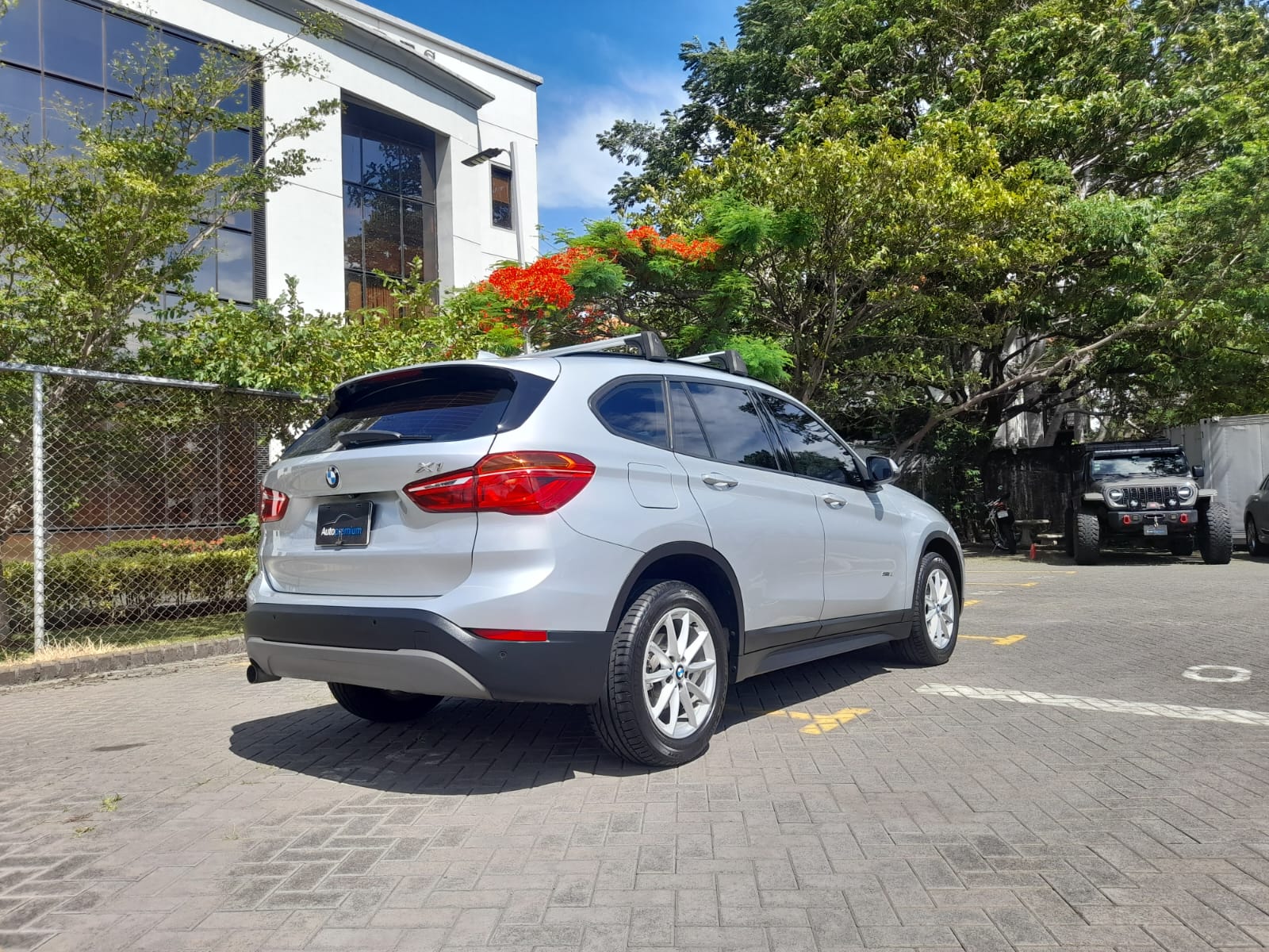 BMW X1