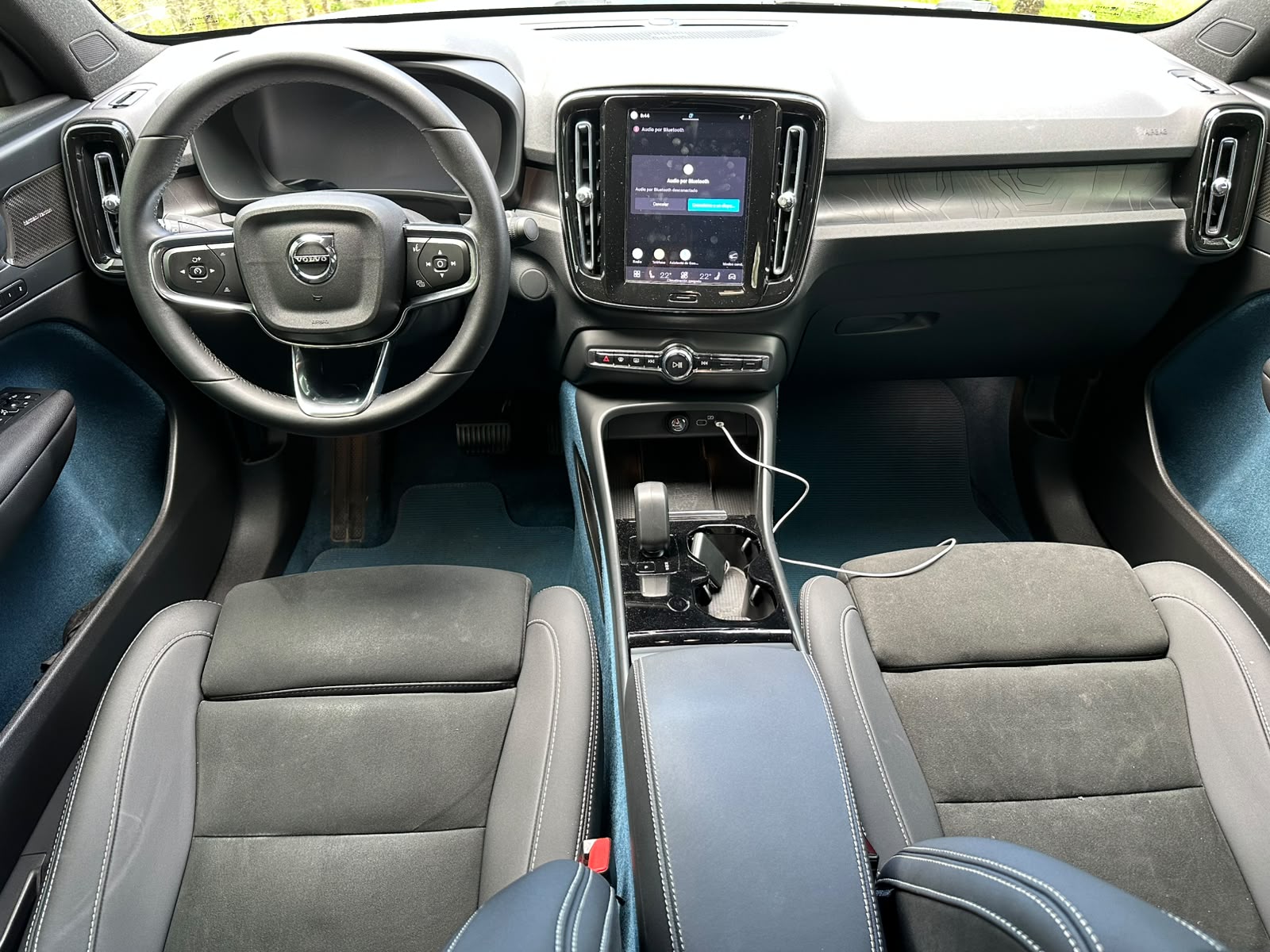 VOLVO C40 P8