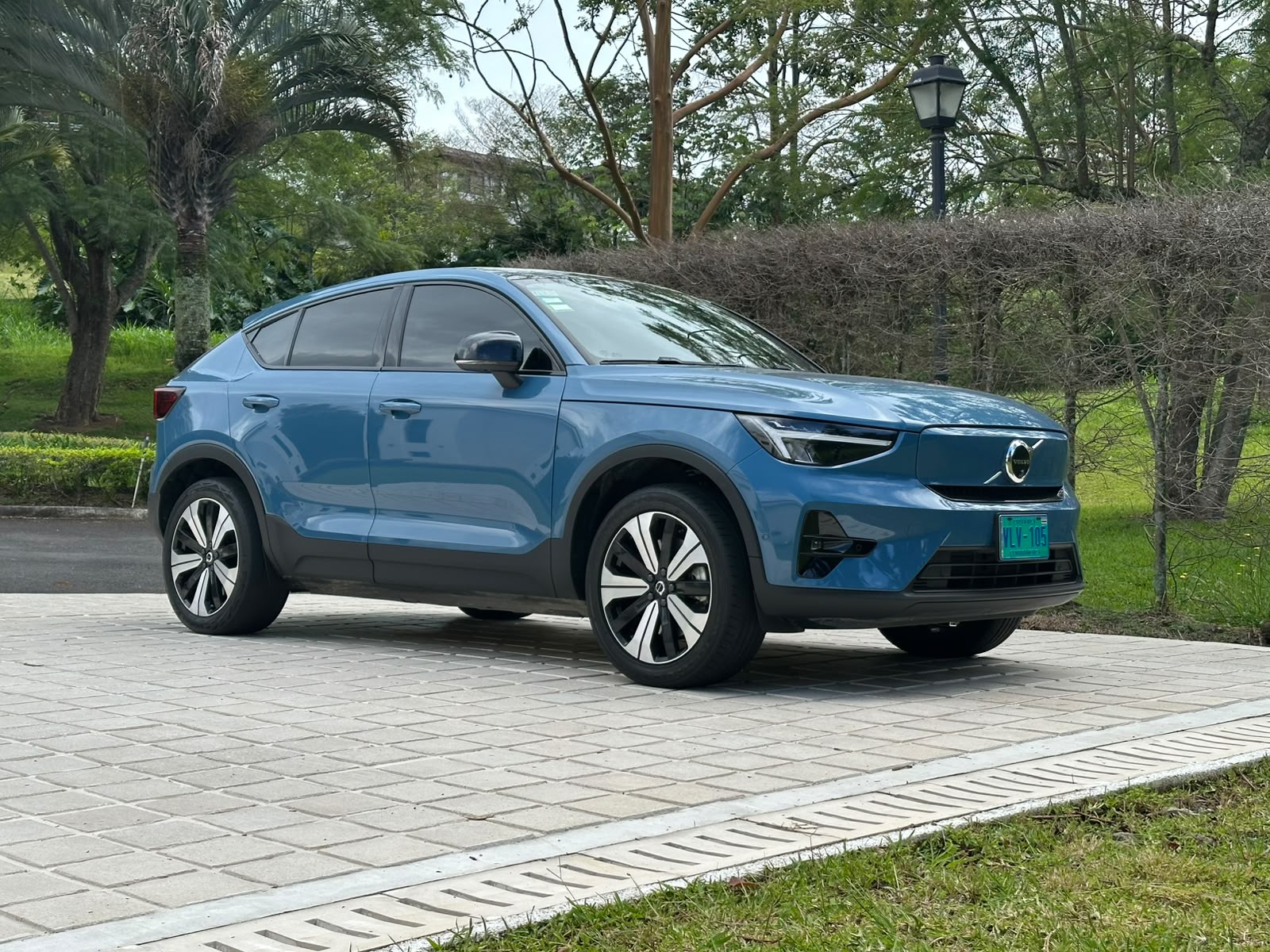VOLVO C40 P8