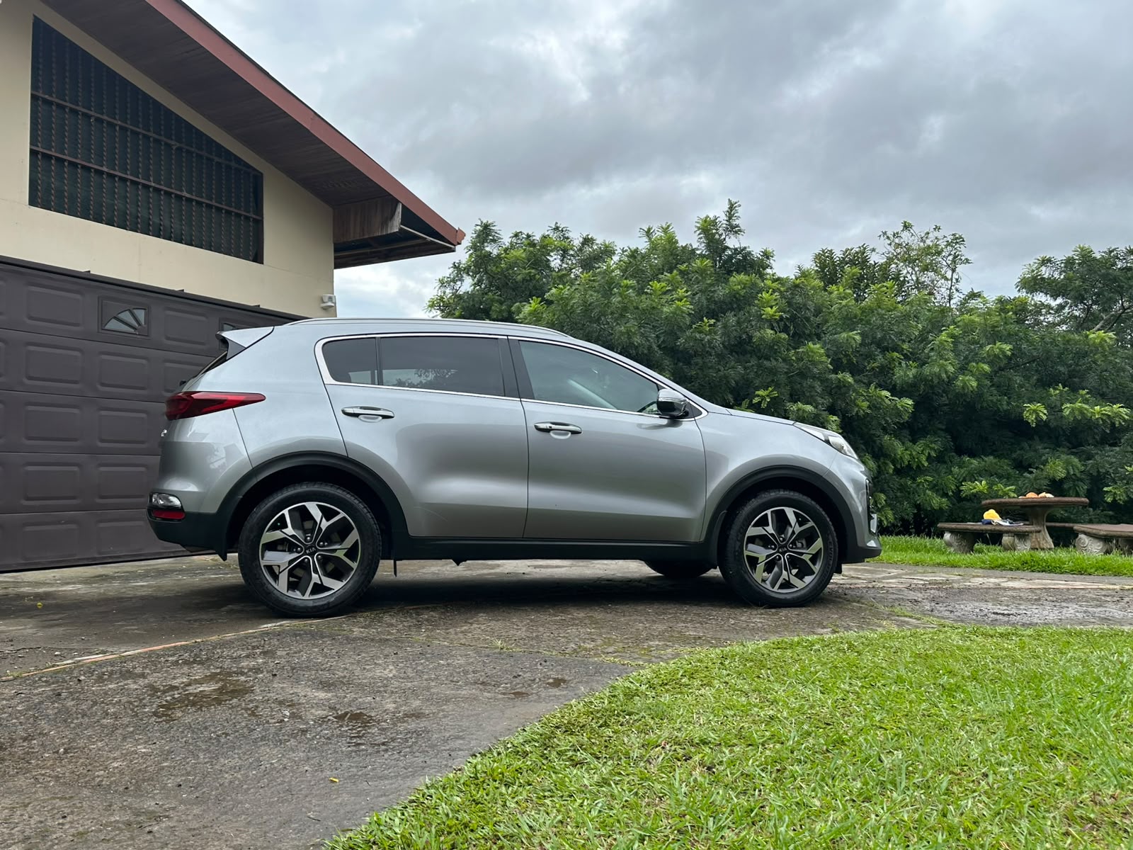 KIA SPORTAGE