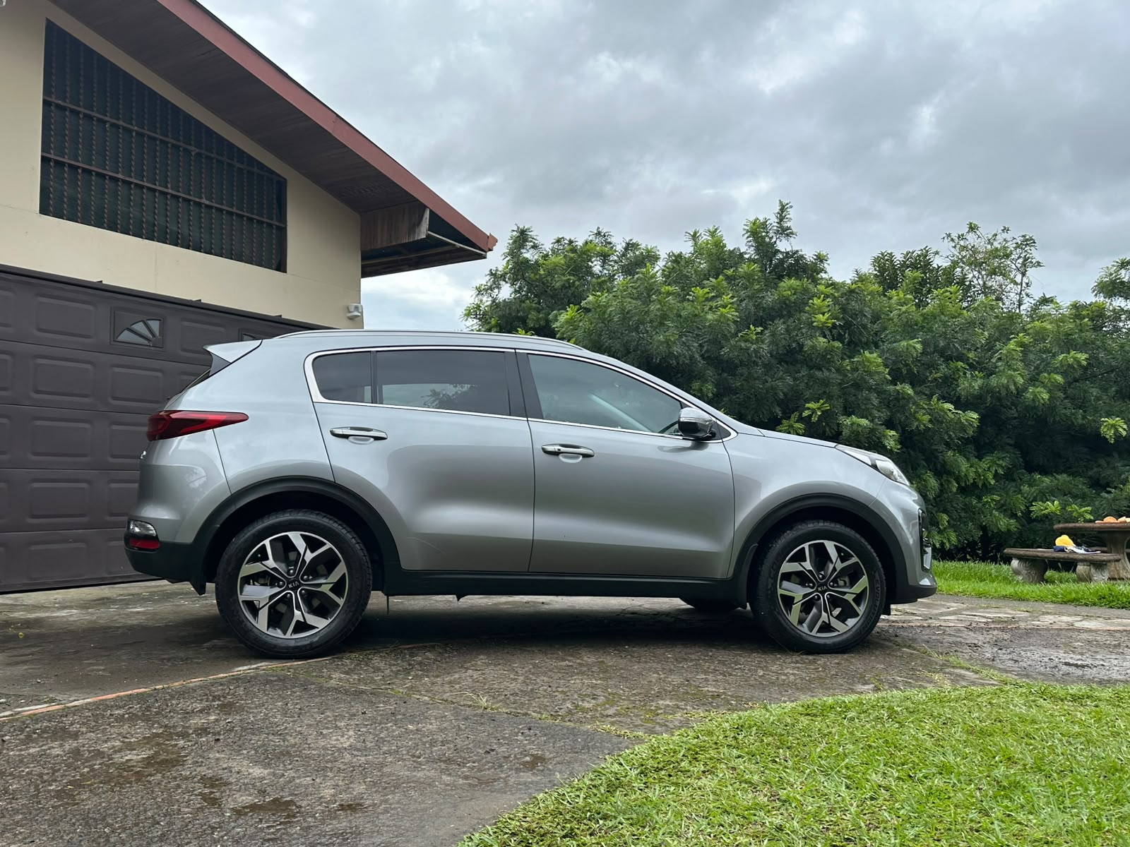 KIA SPORTAGE