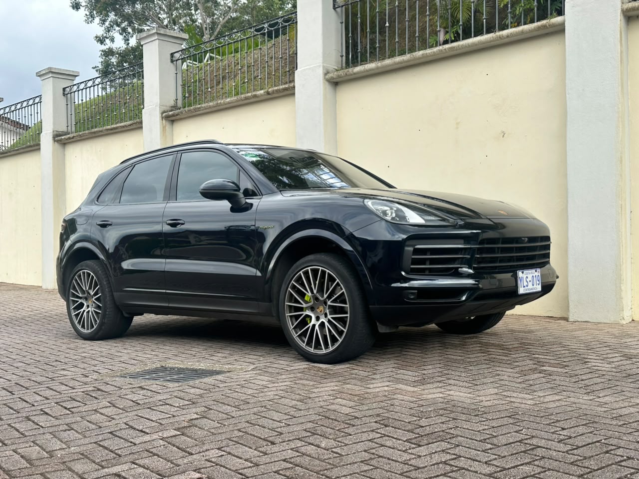 CAYENNE E-HYBRID PLATINUM
