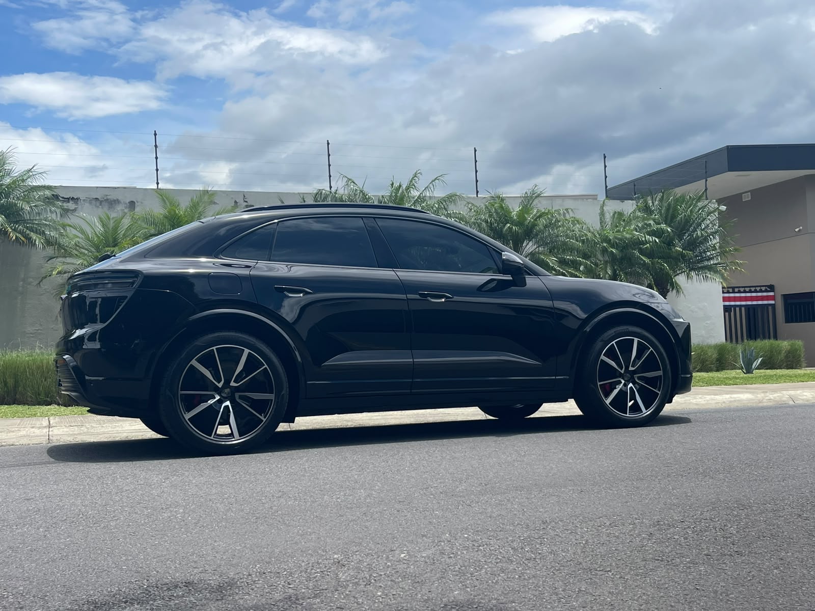 MACAN TURBO ELECTRIC