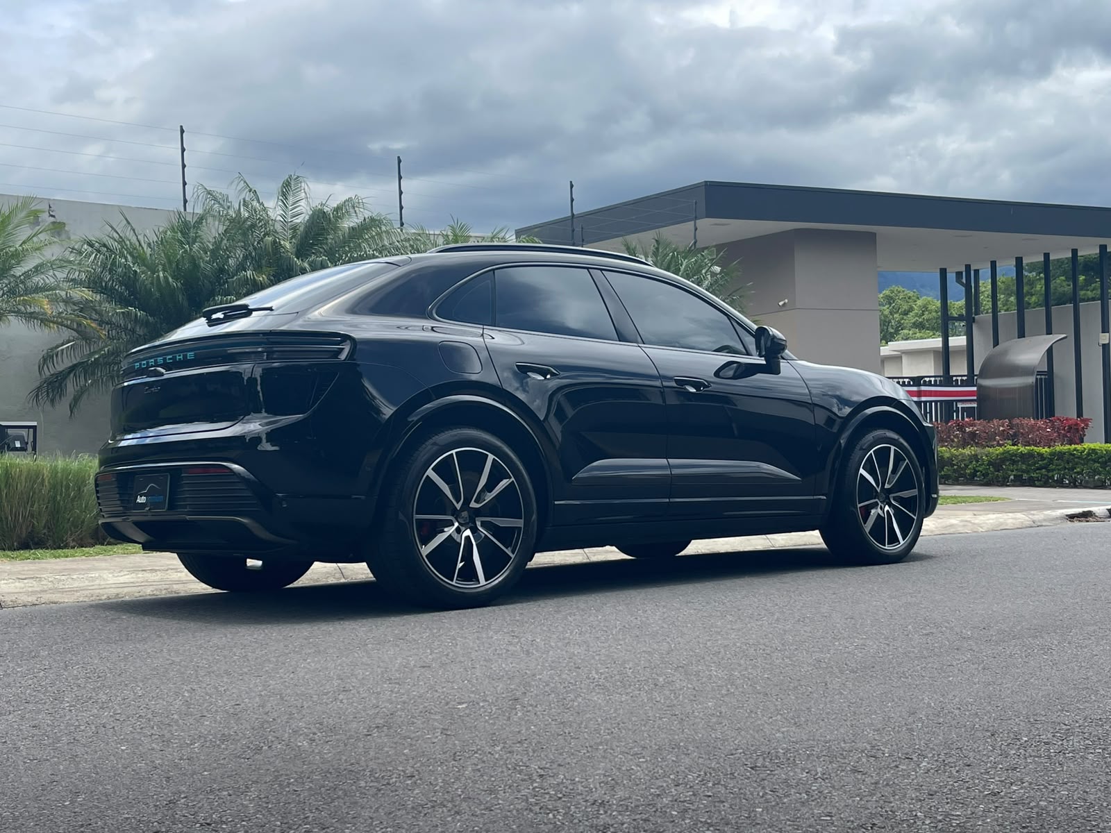 MACAN TURBO ELECTRIC