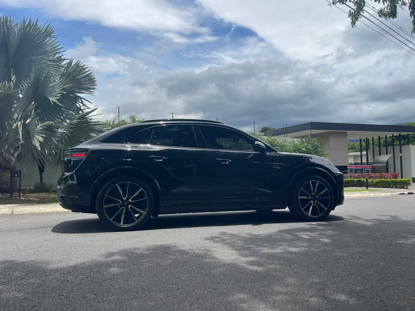 MACAN TURBO ELECTRIC