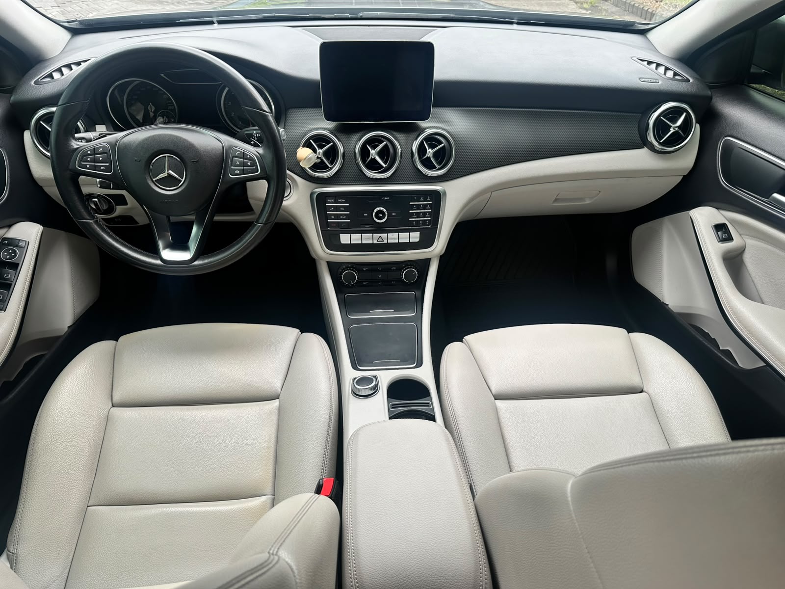 MERCEDES BENZ GLA 180