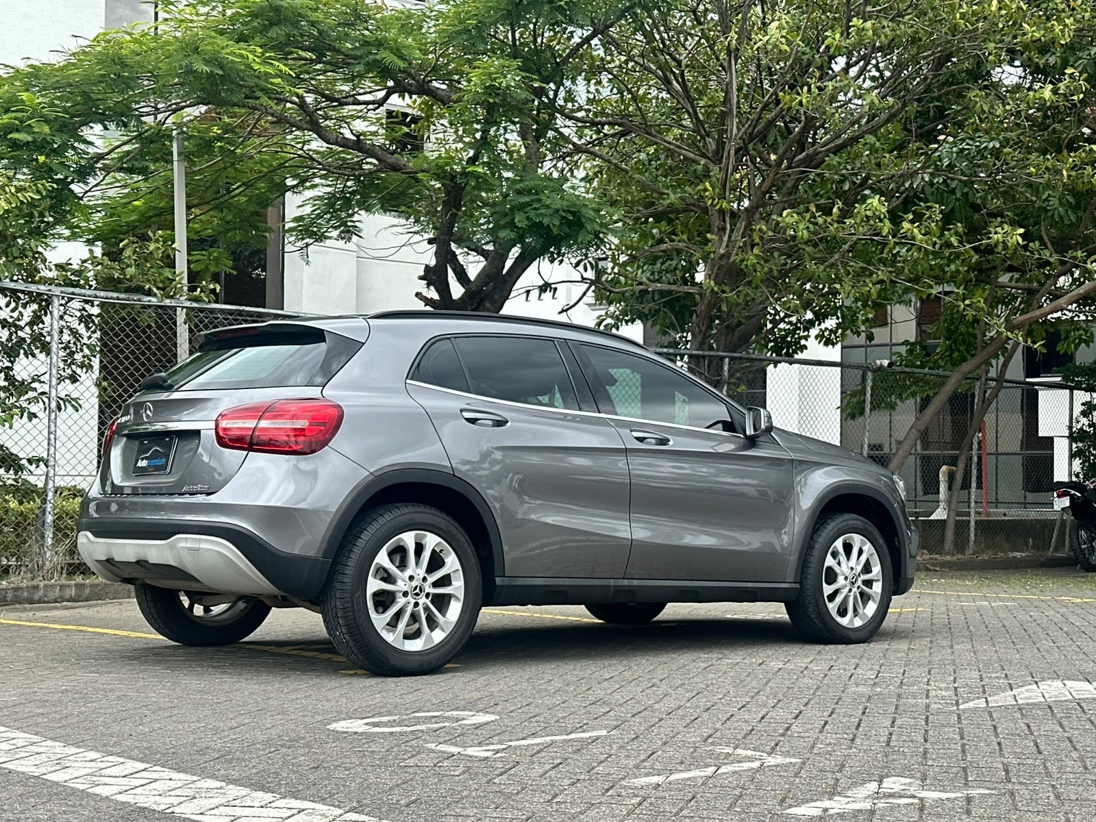 MERCEDES BENZ GLA 180