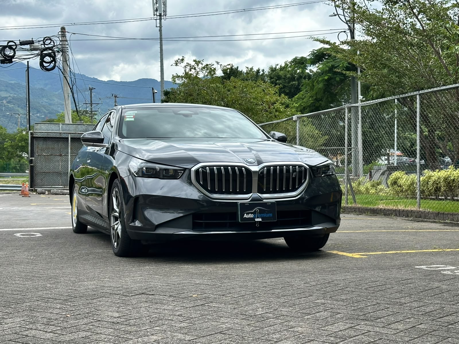 BMW i5 EDRIVE 40