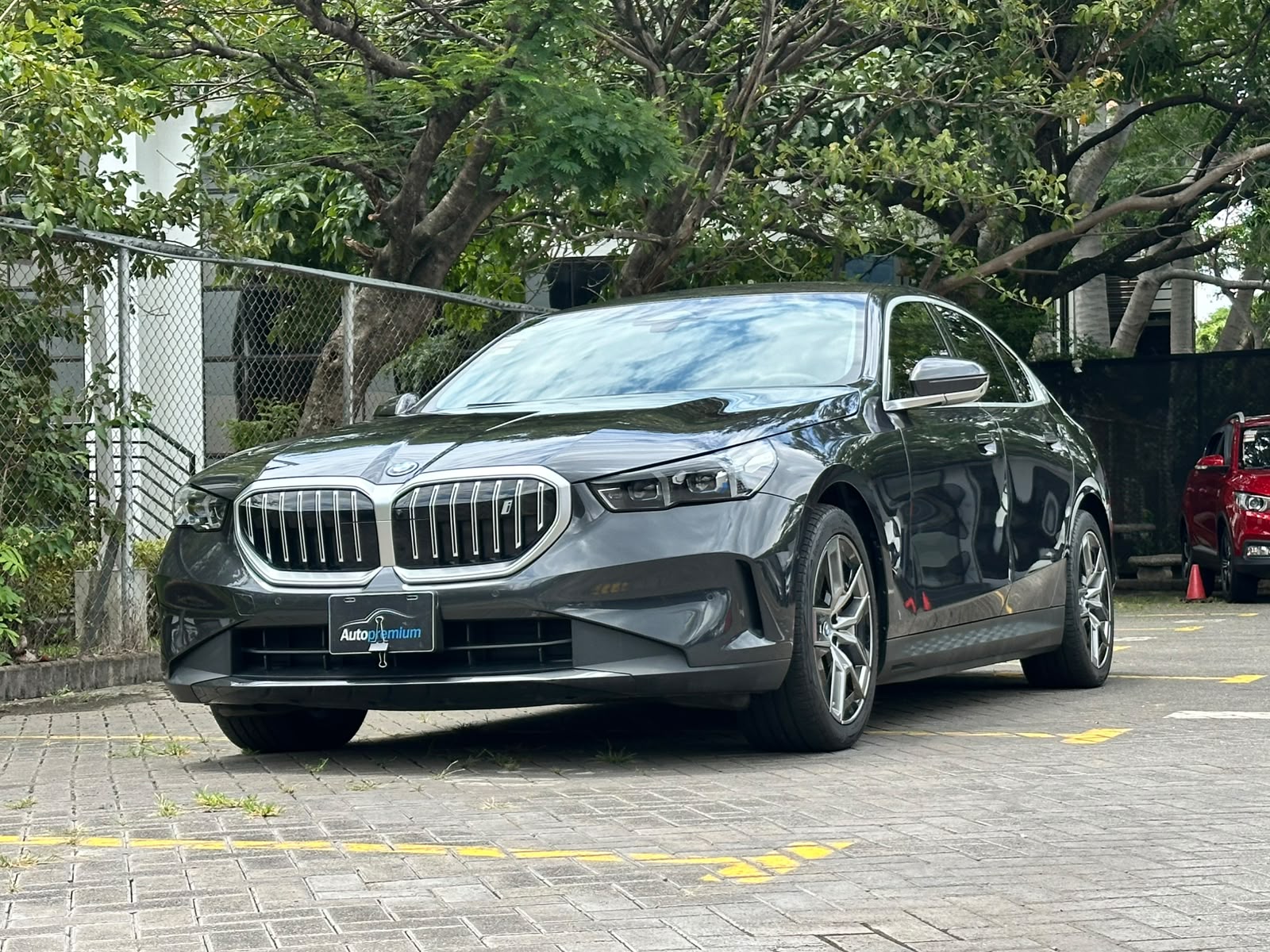 BMW i5 EDRIVE 40