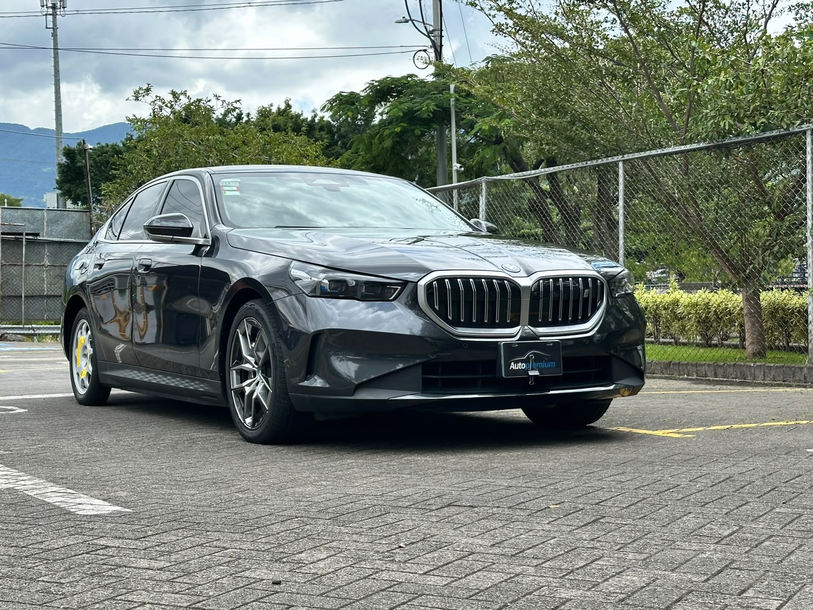 BMW i5 EDRIVE 40