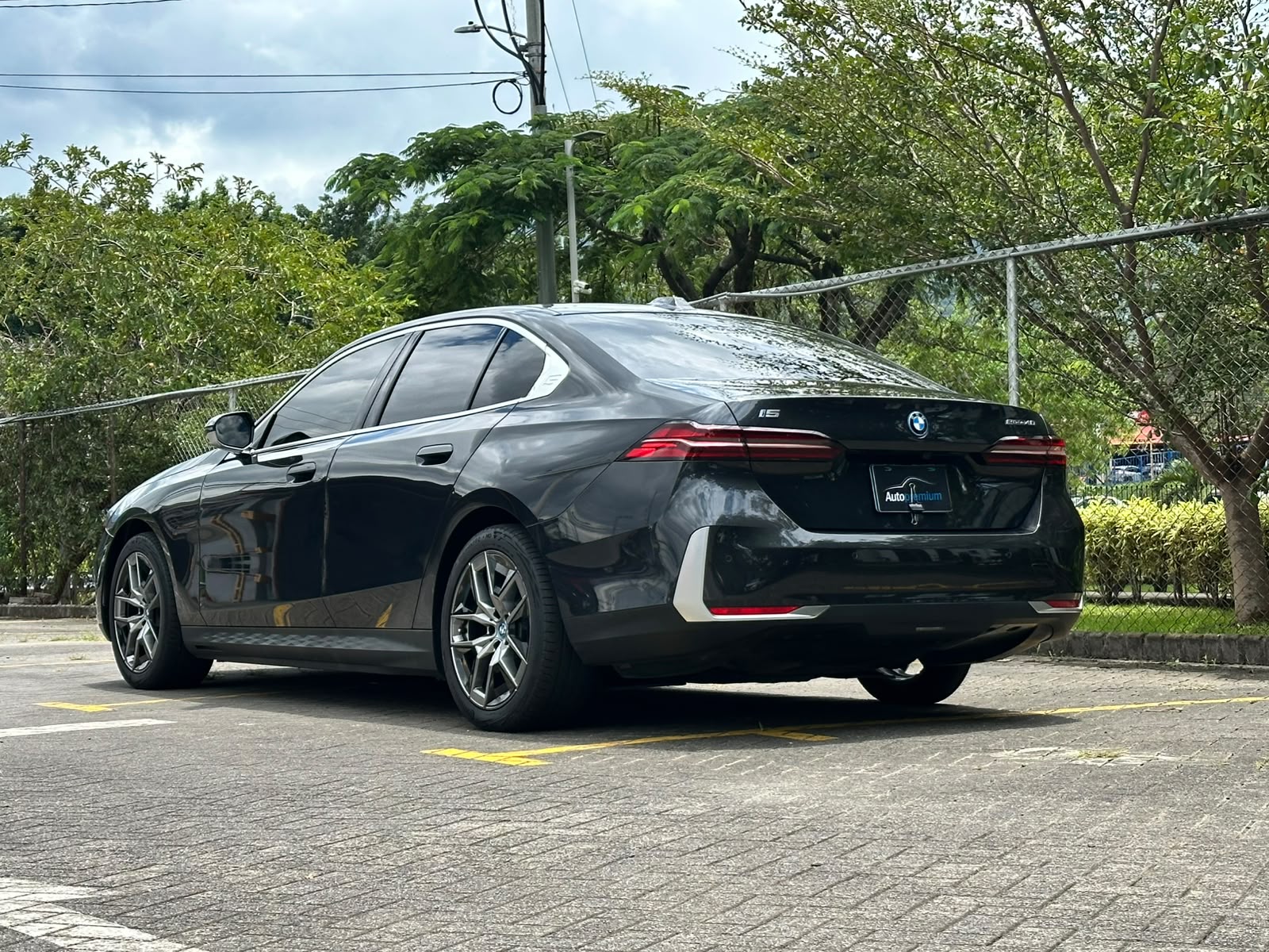 BMW i5 EDRIVE 40