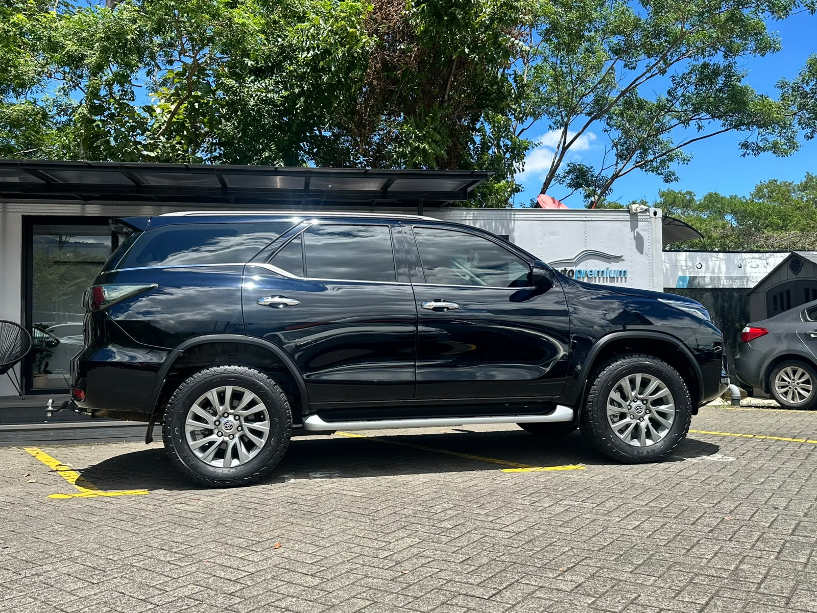 TOYOTA FORTUNER SRV TSS