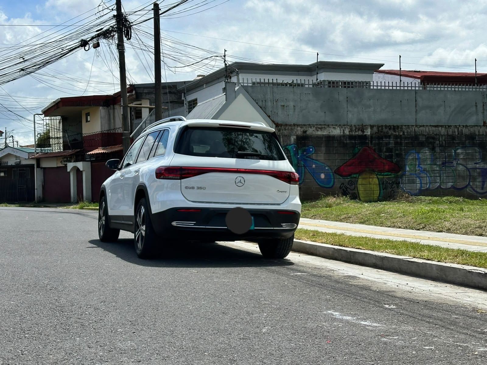 MERCEDES BENZ EQB