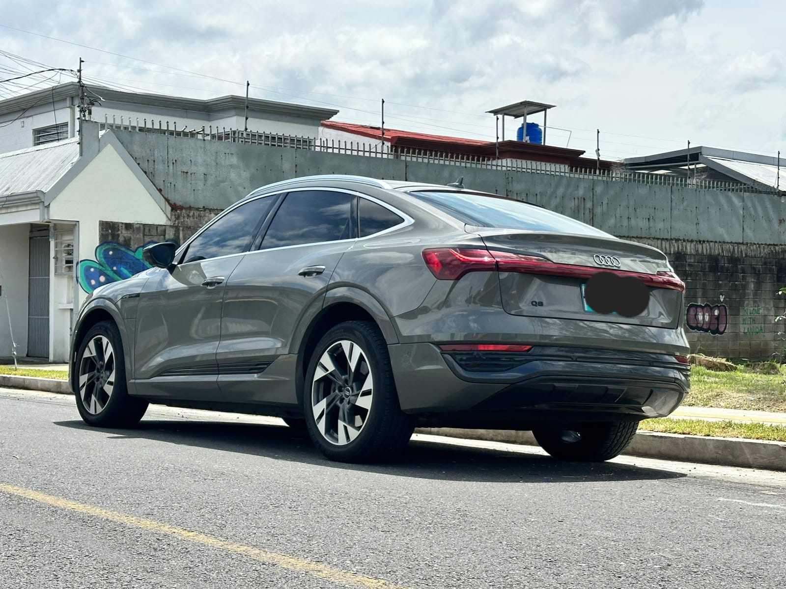 AUDI Q8 E-TRON SPORTBACK