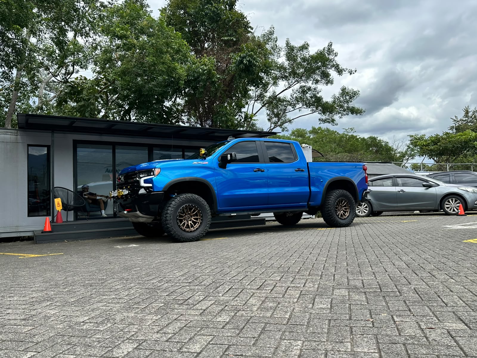 CHEVROLET SILVERADO ZR2