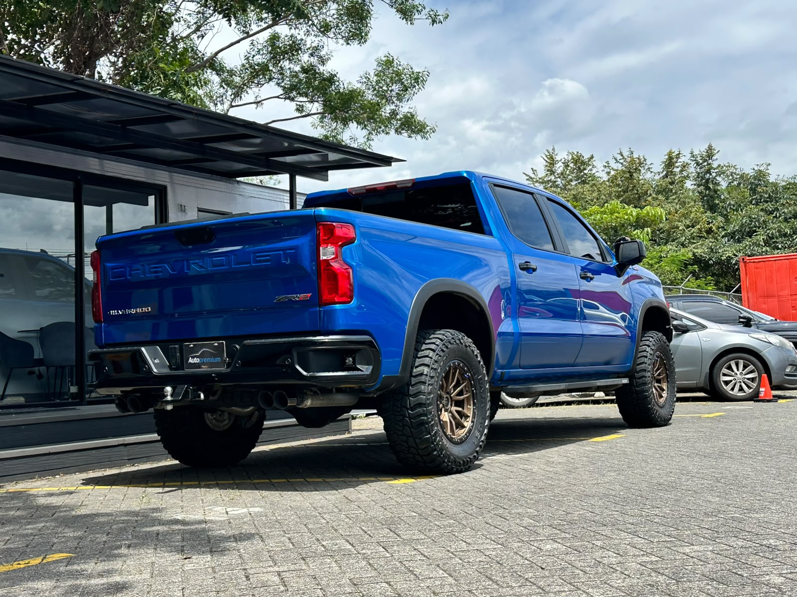 CHEVROLET SILVERADO ZR2