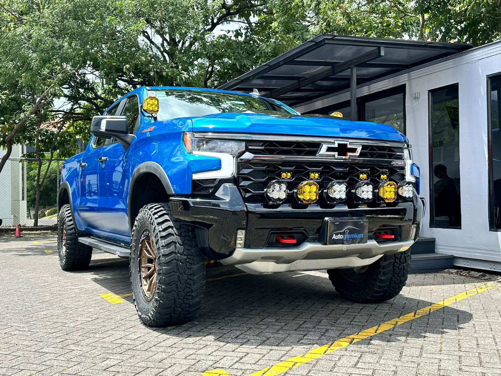 CHEVROLET SILVERADO ZR2