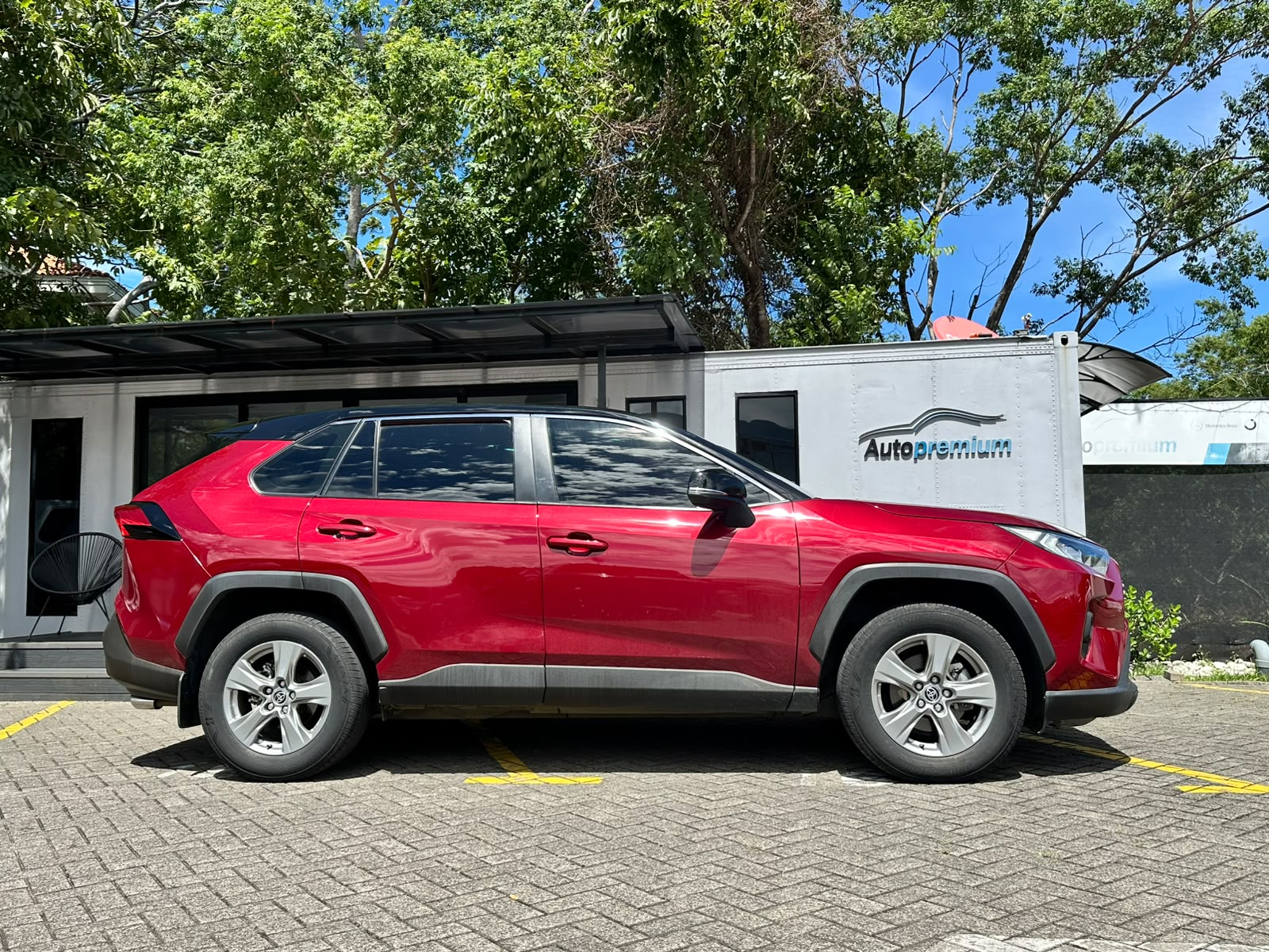TOYOTA RAV-4 XLE